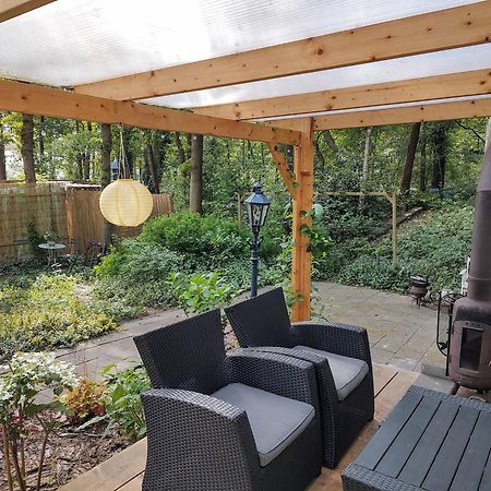 Chalet Met Veranda Aan Bosrand Vledder Exterior photo