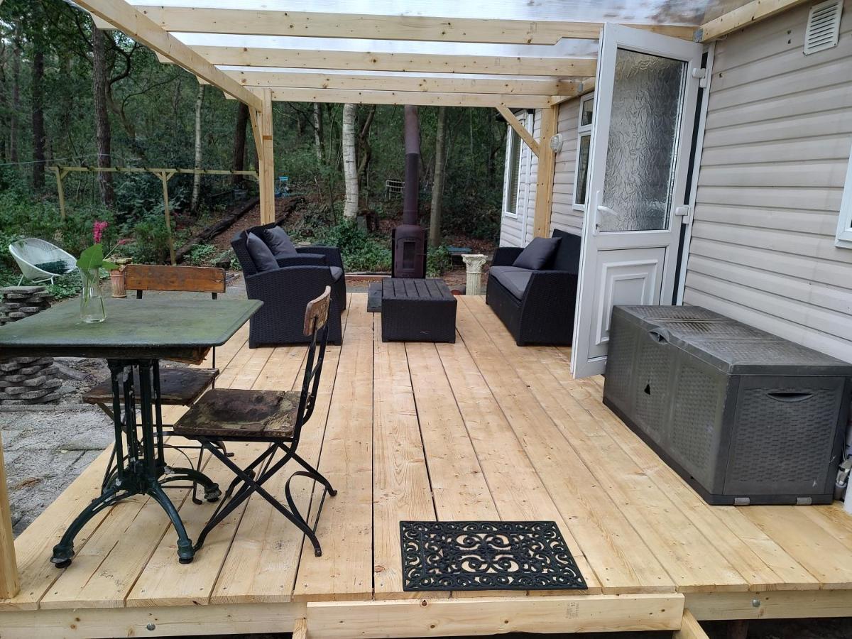 Chalet Met Veranda Aan Bosrand Vledder Exterior photo