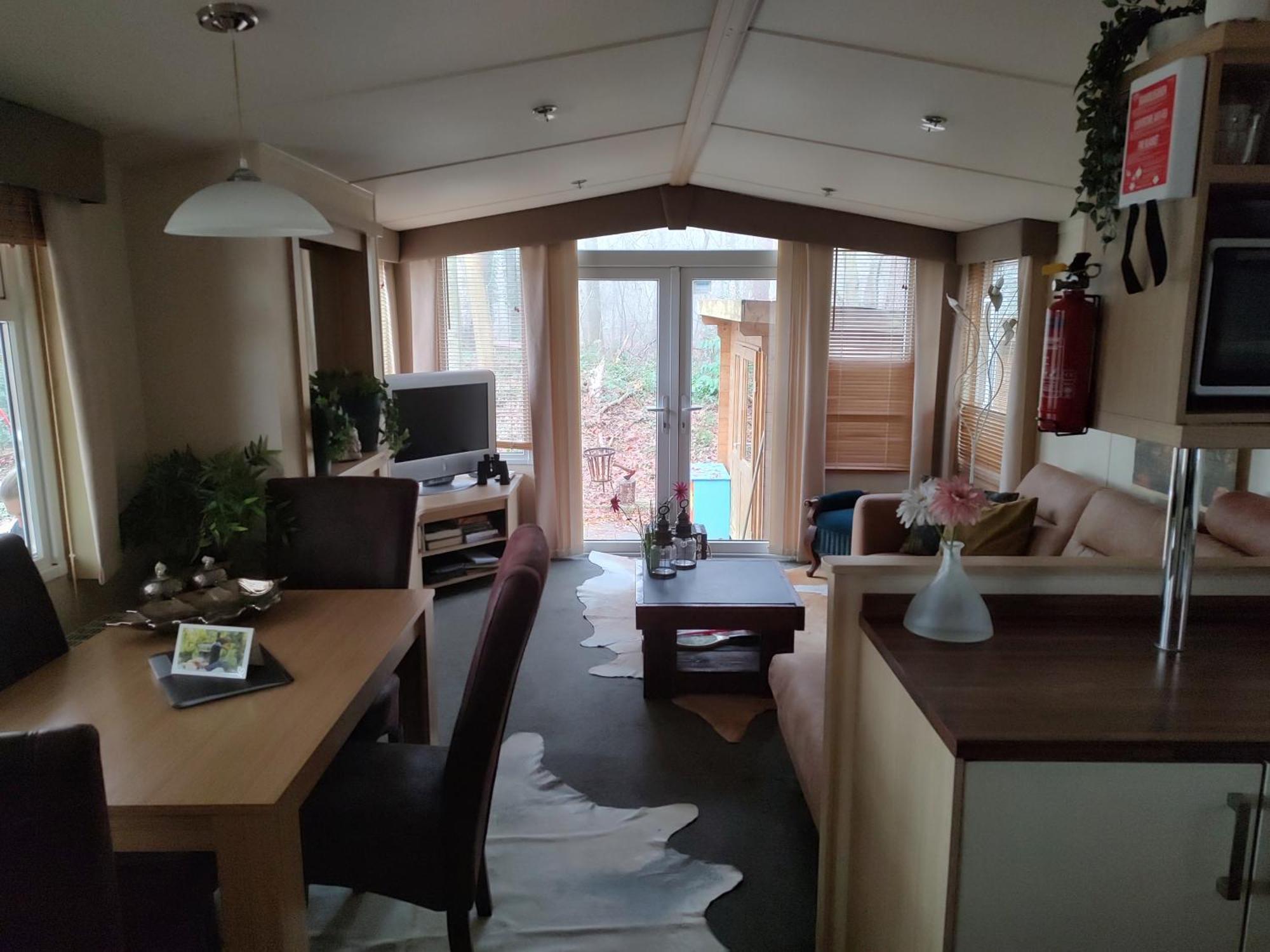 Chalet Met Veranda Aan Bosrand Vledder Exterior photo