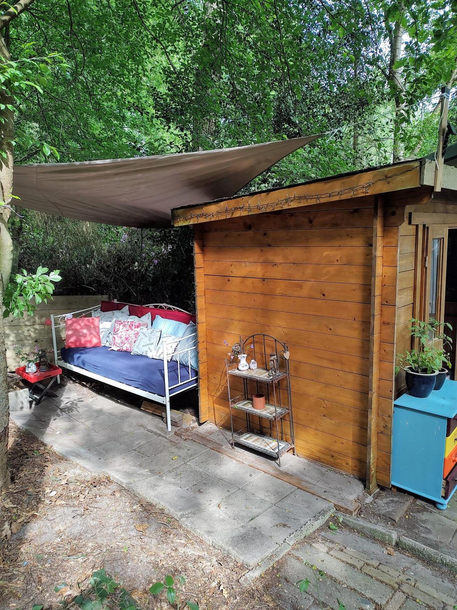 Chalet Met Veranda Aan Bosrand Vledder Exterior photo