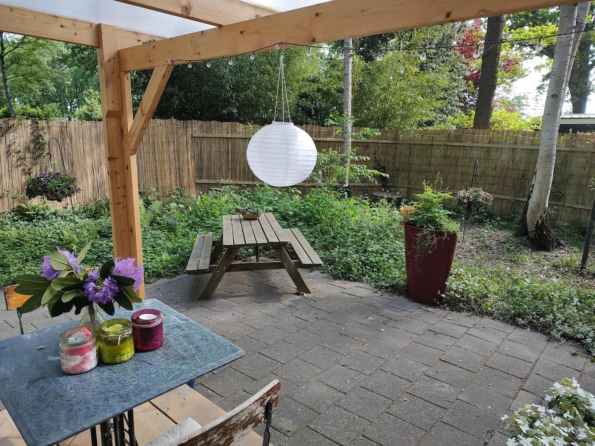 Chalet Met Veranda Aan Bosrand Vledder Exterior photo